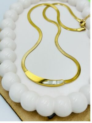 Elegant Mother of Pearl Snake Chain Necklace – Premium Gold-Tone Stainless Steel (16–18 Inches Adjustable)