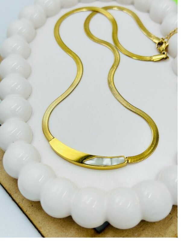 Elegant Mother of Pearl Snake Chain Necklace – Premium Gold-Tone Stainless Steel (16–18 Inches Adjustable)