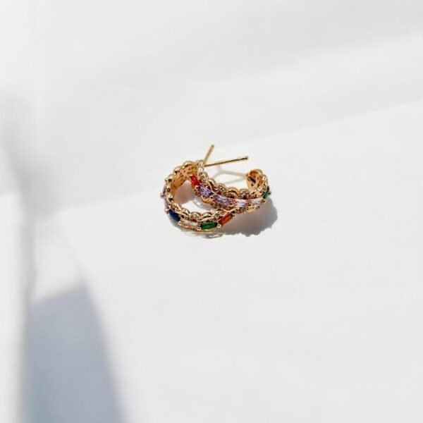 Stylish half hoop earrings featuring colorful square-cut diamonds