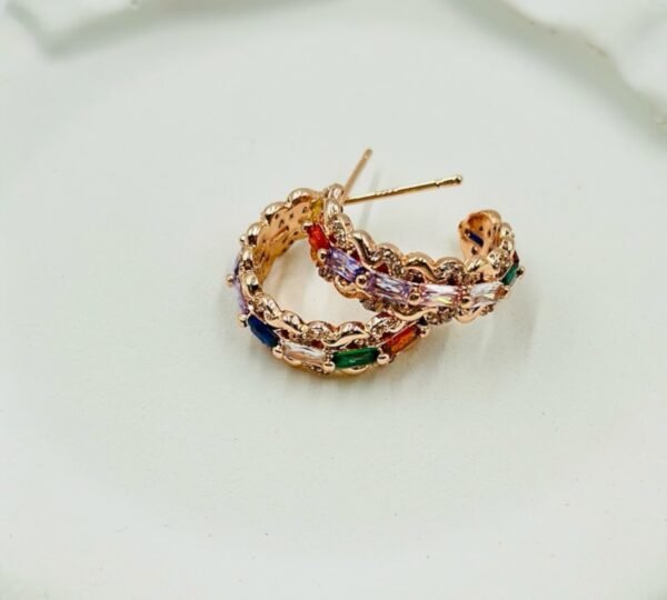 Stylish half hoop earrings featuring colorful square-cut diamonds
