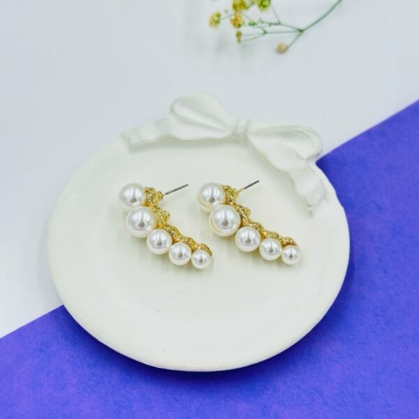 Cascade Pearl Climber Studs – Gold Textured Spine with Graduated Pearls