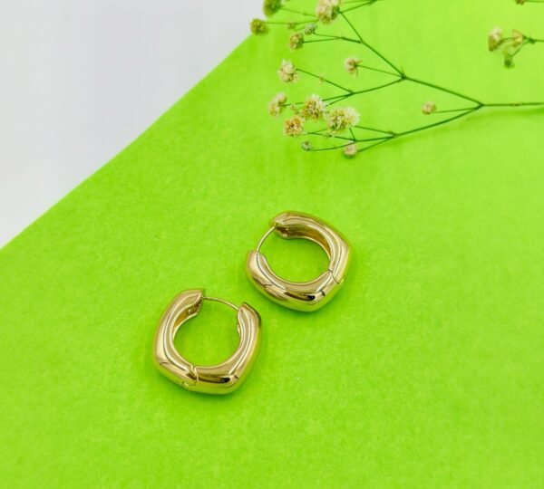 Chunky Bold Gold Hoop Earrings – Luxe Minimalist Stylish Jewelry