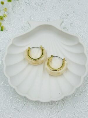 Cream Marble Finish Hoop Earrings – Glossy Gold Accent, Premium