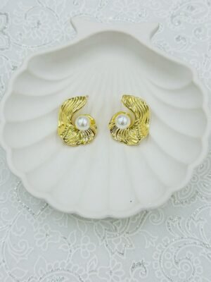 Anti-Tarnish Gold Swirl Pearl Earrings – Stainless Steel Elegance