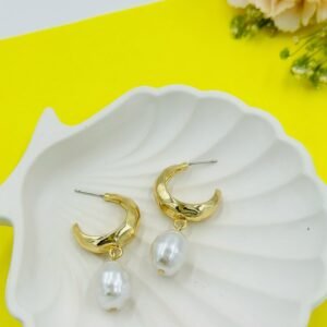 Golden Muse Pearl Drop Earrings – Sculpted Hoop with Baroque Pearl