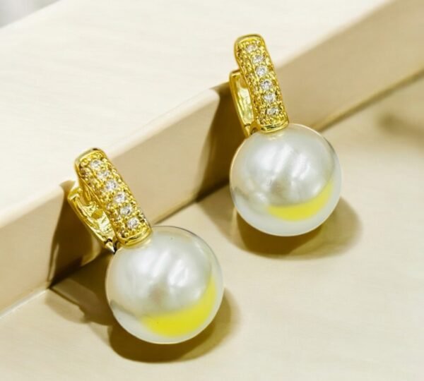 Luxe Pearl Huggie Earrings – Gold Pavé Hoop with Round Pearl Bali Drop