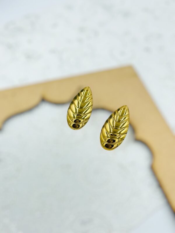 Textured Leaf-Pattern Gold Stud Earrings – Stainless Steel, Anti-Tarnish