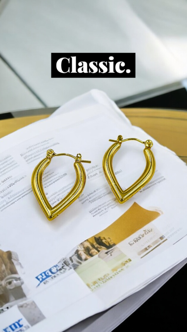 Anti-Tarnish Gold Pointed Teardrop Hoop Earrings – Sleek & Stylish