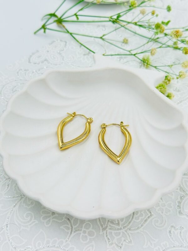 Anti-Tarnish Gold Pointed Teardrop Hoop Earrings – Sleek & Stylish