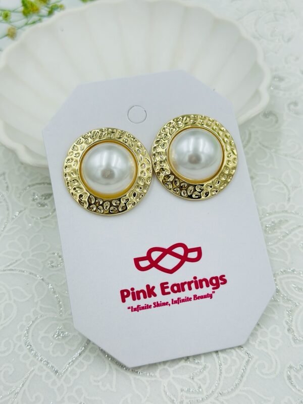 Hammered Gold Round Pearl Stud Earrings – Stainless Steel